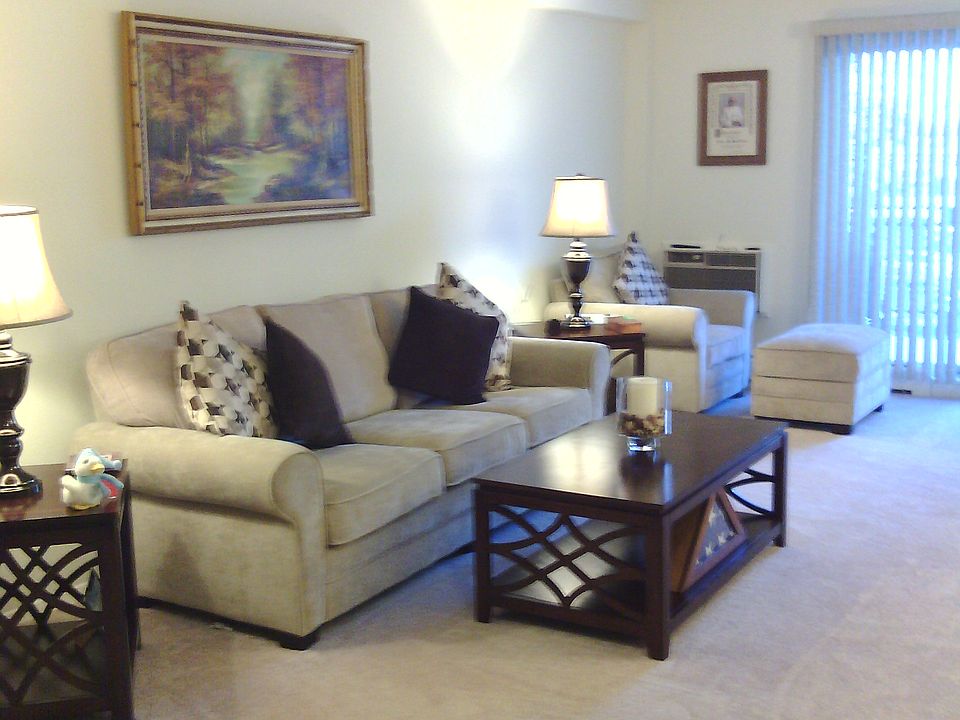 LIVING ROOM --TERRACE