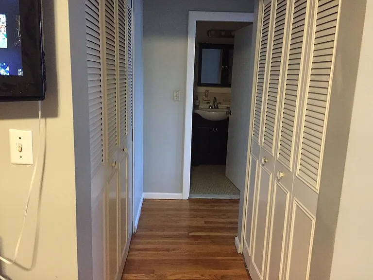 800 Hyde Park Ave — Photo 5