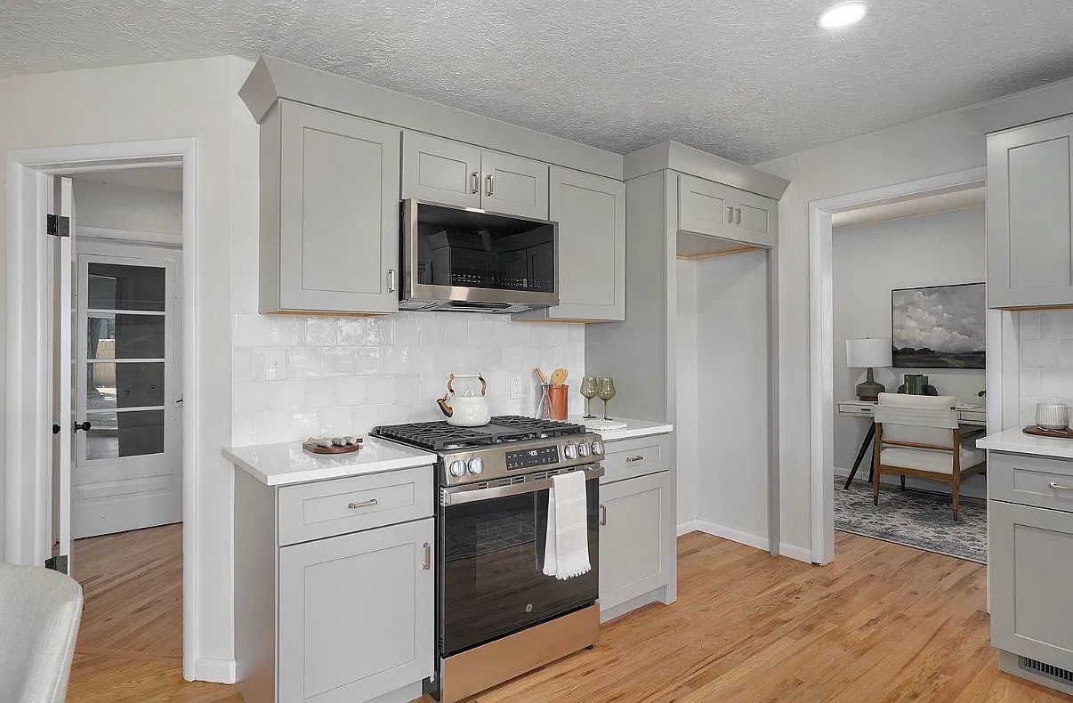 4 bed, 1404 sqft, $2,100 — Photo 3