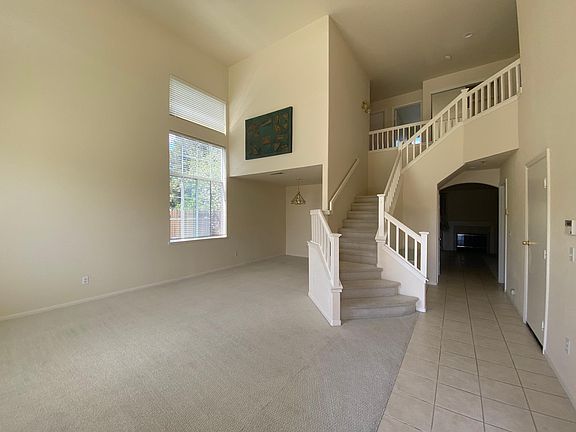 2nd image of 10246 River Park Cir
