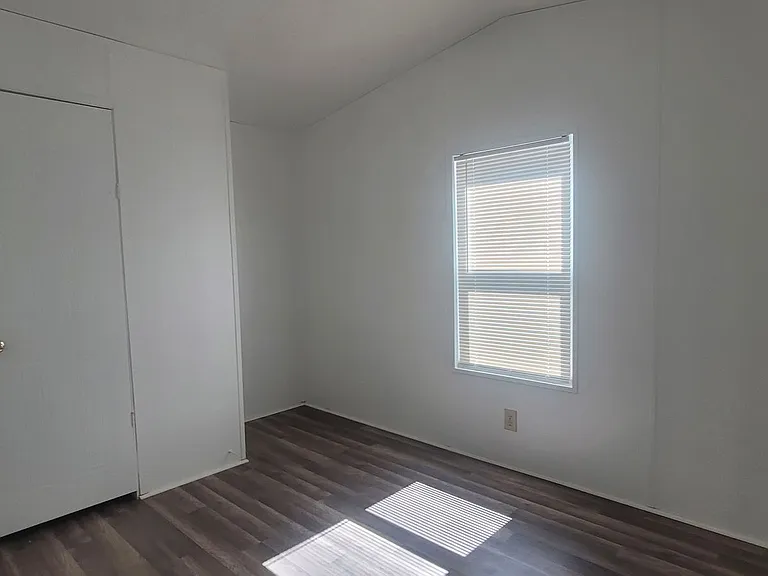 1700 South Lincoln — Photo 4