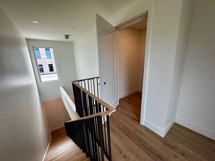 230 Washington St NE — Photo 43