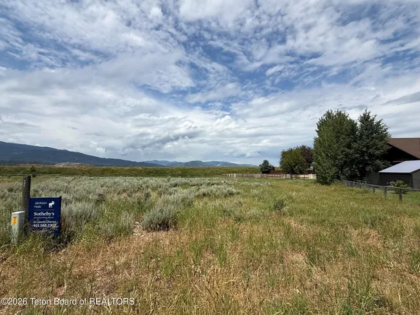 536 Snake River Dr, Alpine, WY 83128