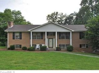 174 Shady Oak Trl, Clemmons, NC 27012
