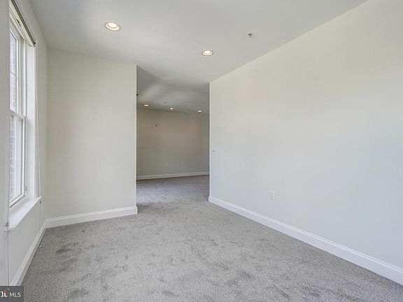 5th image of 531 Lawson Way APT 306
