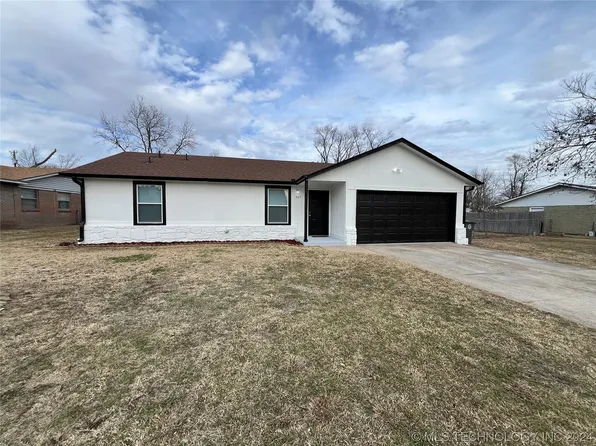 227 S 164th East Pl, Tulsa, OK 74108