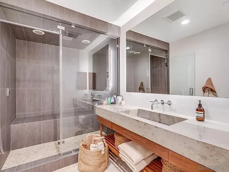 5342 Chelsea St — Photo 32
