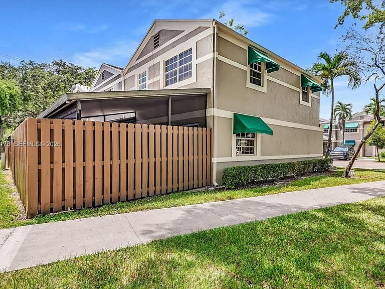 12370 SW 52nd St — Photo 48