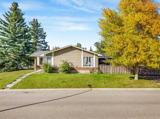 101 W Hodson Way, Okotoks, AB T1S 1C5