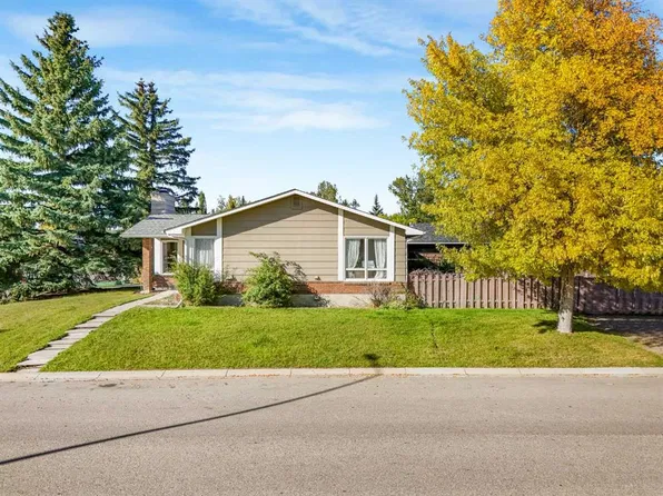 101 W Hodson Way, Okotoks, AB T1S 1C5