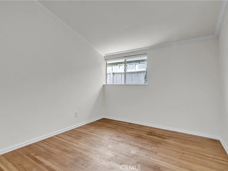 16433 Kingsbury St — Photo 23