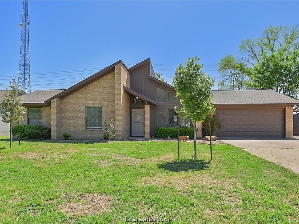 1st image of 2702 Brookway Dr