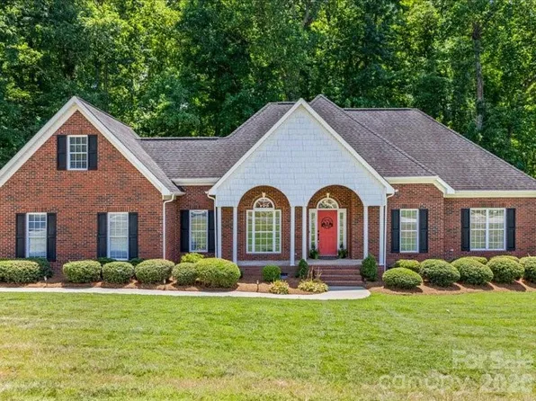 923 Gristmill Dr, Rock Hill, SC 29732