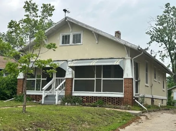 229 S Oak St, Nevada, MO 64772