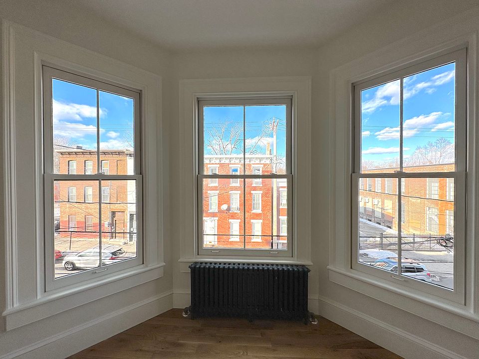 1st image of 123 S William St Floor 3