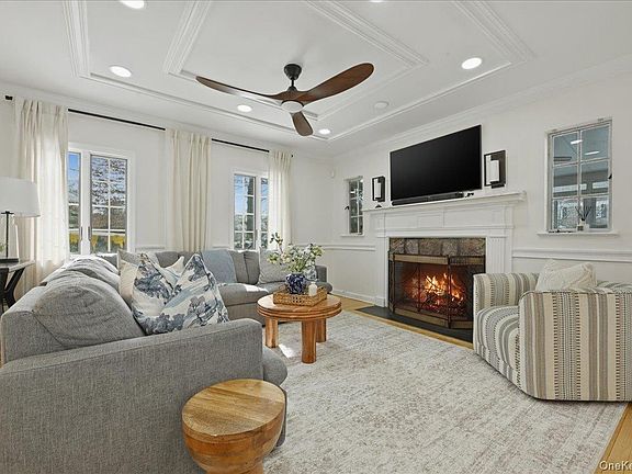 3rd image of 210 Clinton Road