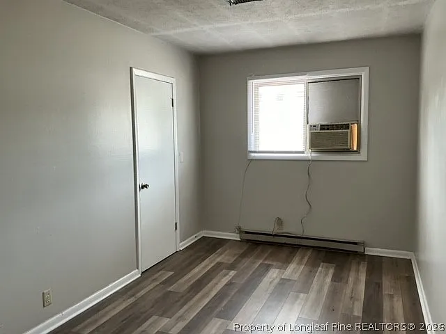 1 bed, 1.0 bath, 800 sqft, $650 — Photo 1