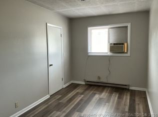 718 N Main St #B, Spring Lake, NC 28390