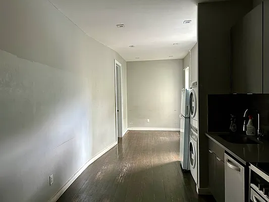 Rented by Premier One Realty LLC | media 8