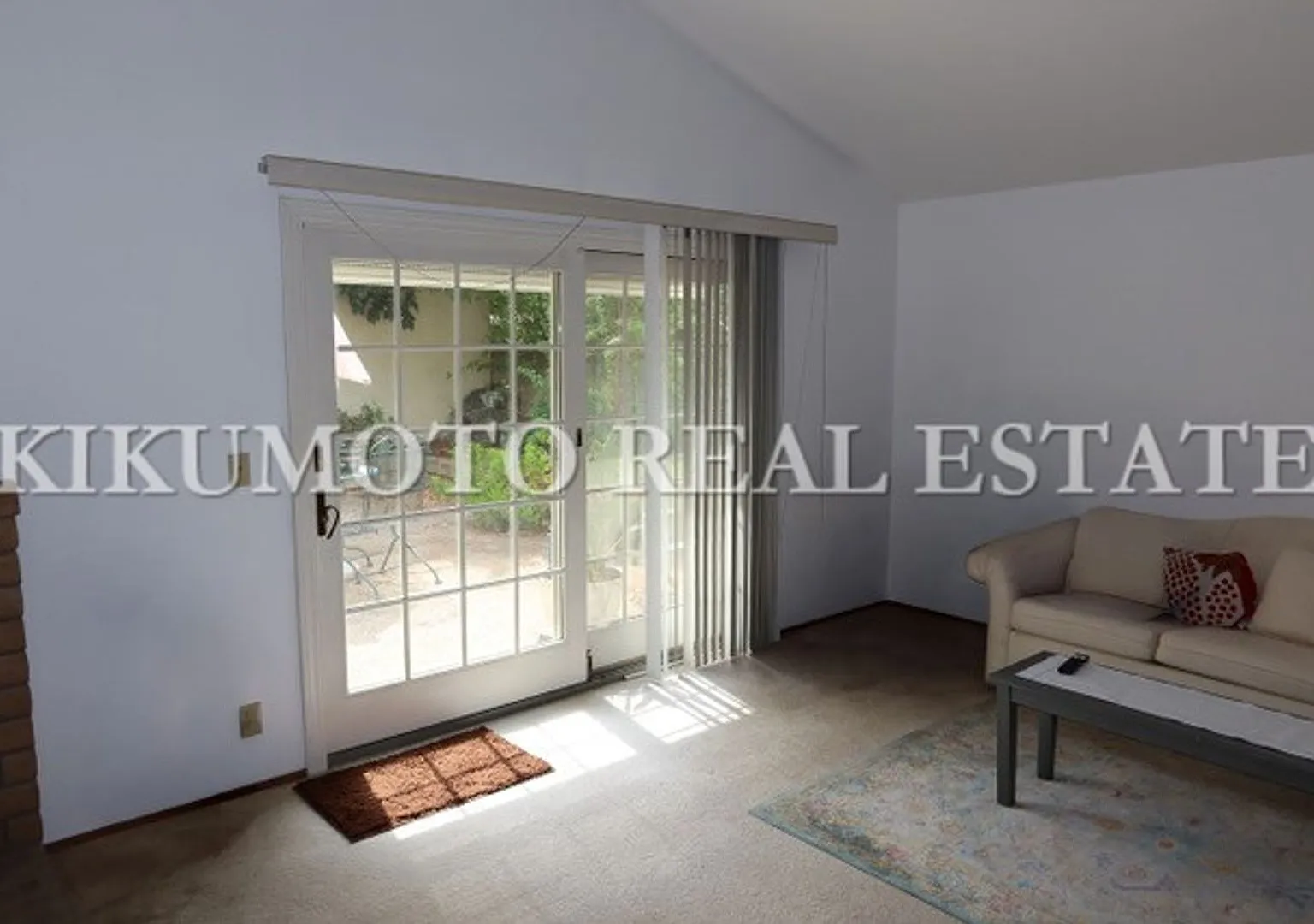 3 Bedroom 2 Bath in the Rosa Del Rio Community — Photo 4
