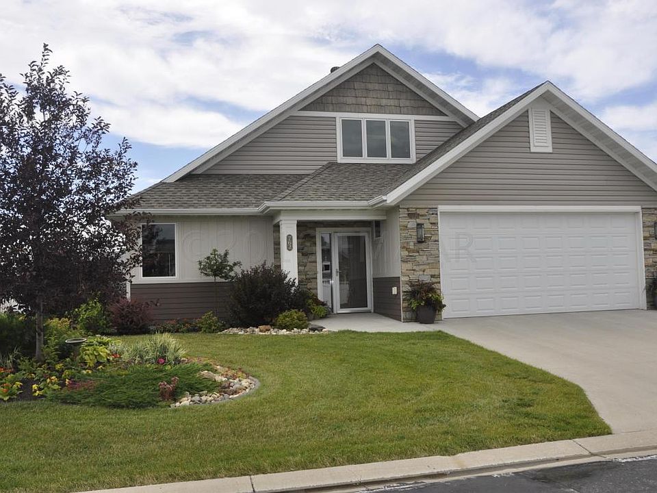 1st image of 762 Villa Park Way