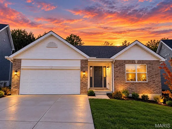 3135 White Pine Dr, Imperial, MO 63052