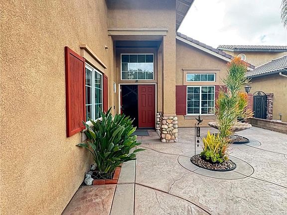 2nd image of 2311 Willowbrook Ln