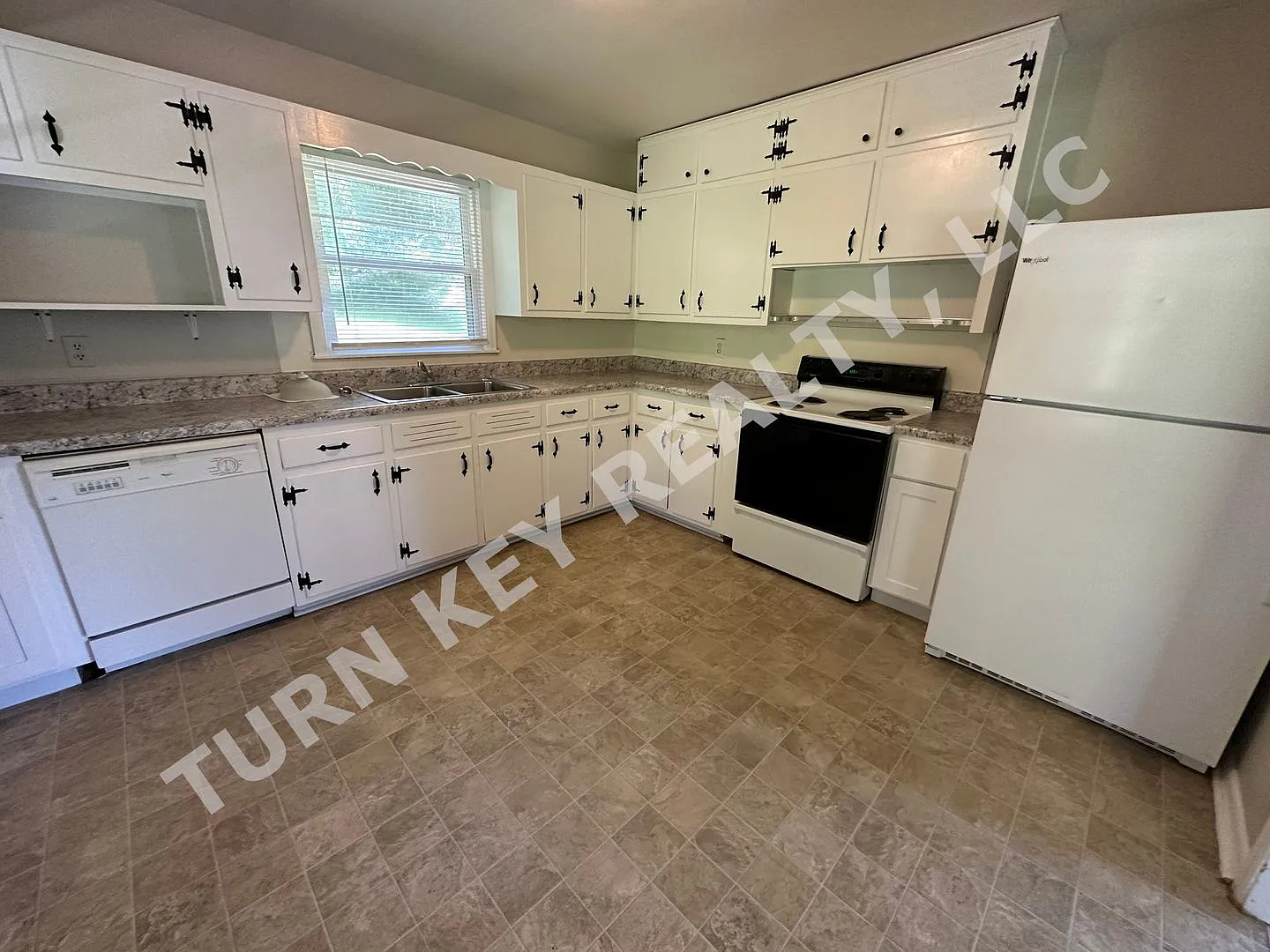 Home For Rent In Center Point **Accepts Section 8** — Photo 2