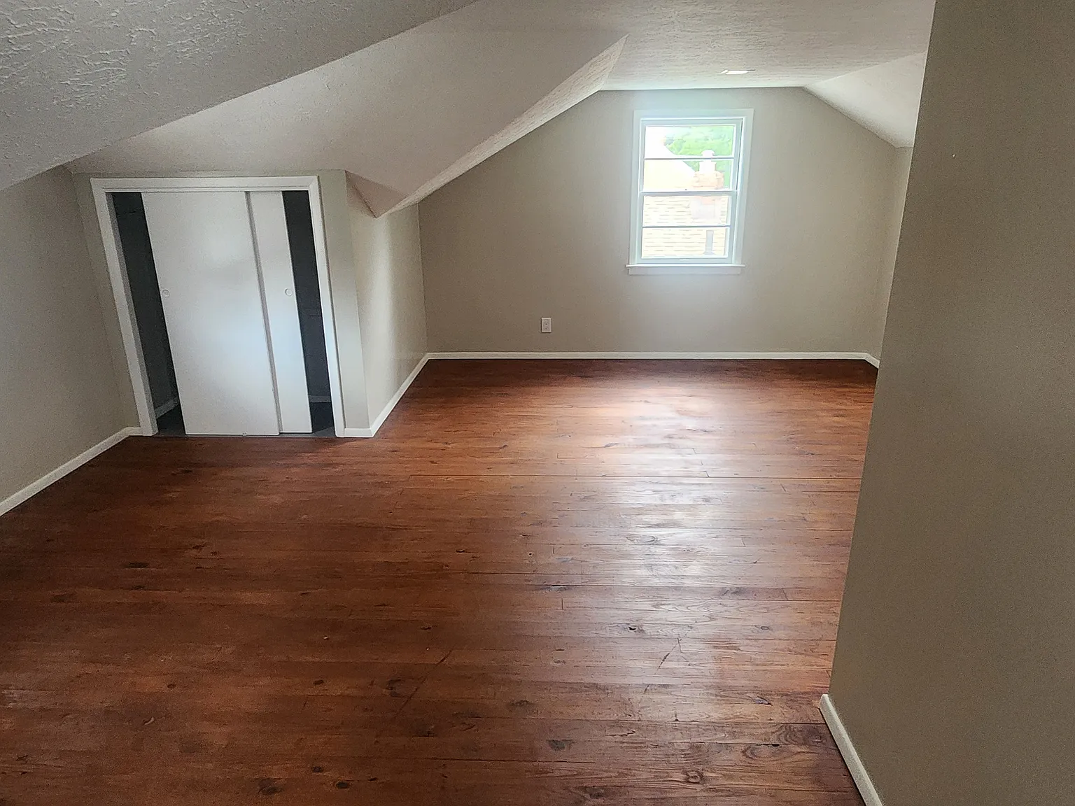3 bed, 1224 sqft, $1,800 — Photo 4