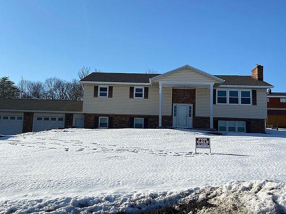 3rd image of 94 Teaberry Ln