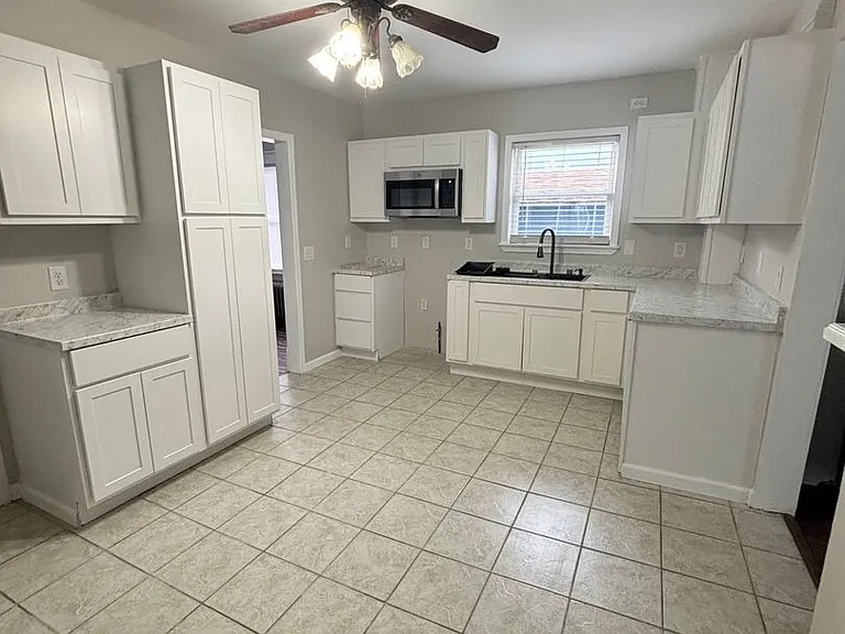 715 W Court St — Photo 11