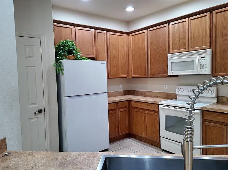 3051 Greystone Loop #206 — Photo 11