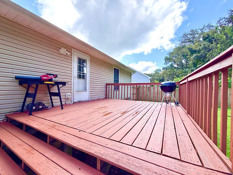 783 Princeton Cir — Photo 17