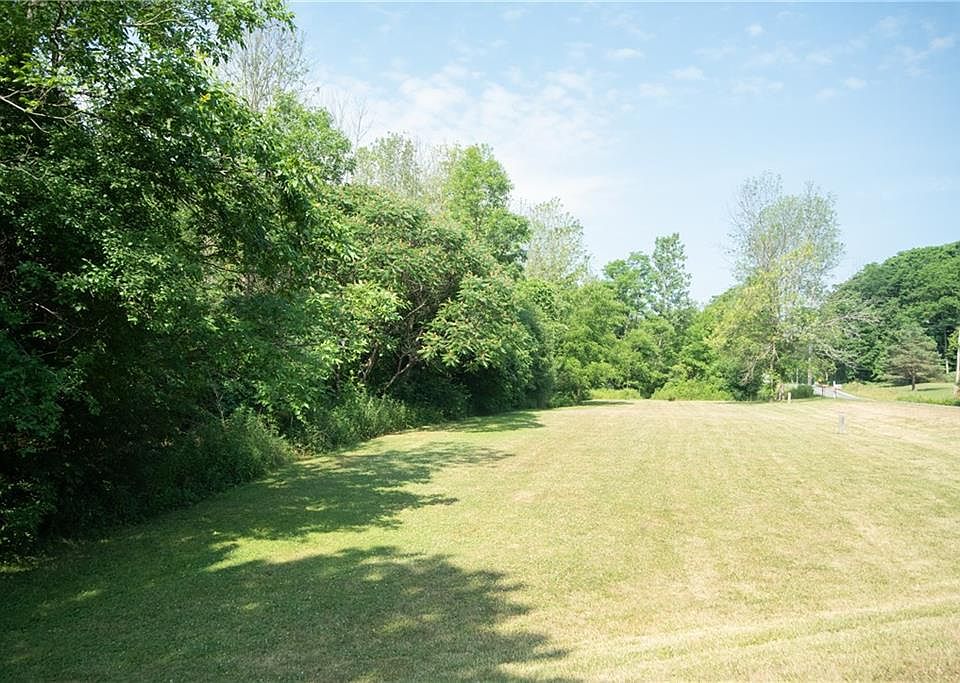 2nd image of 77 Bloom Rd