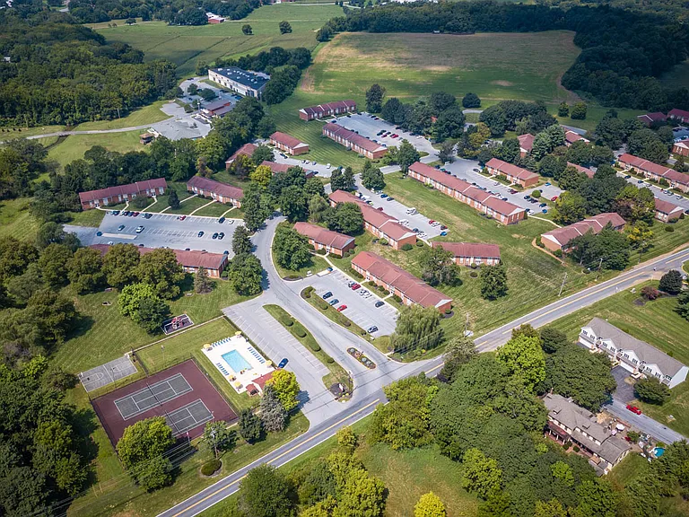 Colebrook Apartments — Photo 20