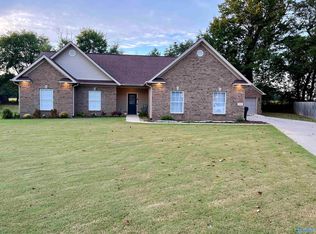 114 Hickory Glen Cir SE, Huntsville, AL 35811