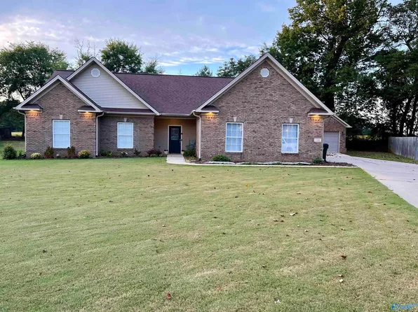 114 Hickory Glen Cir SE, Huntsville, AL 35811