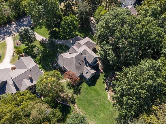 4th image of 913 Glen Hollow Dr
