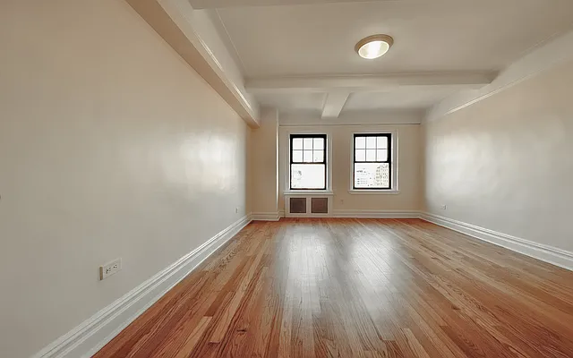 Rented by Manhattan Realty Group | media 18