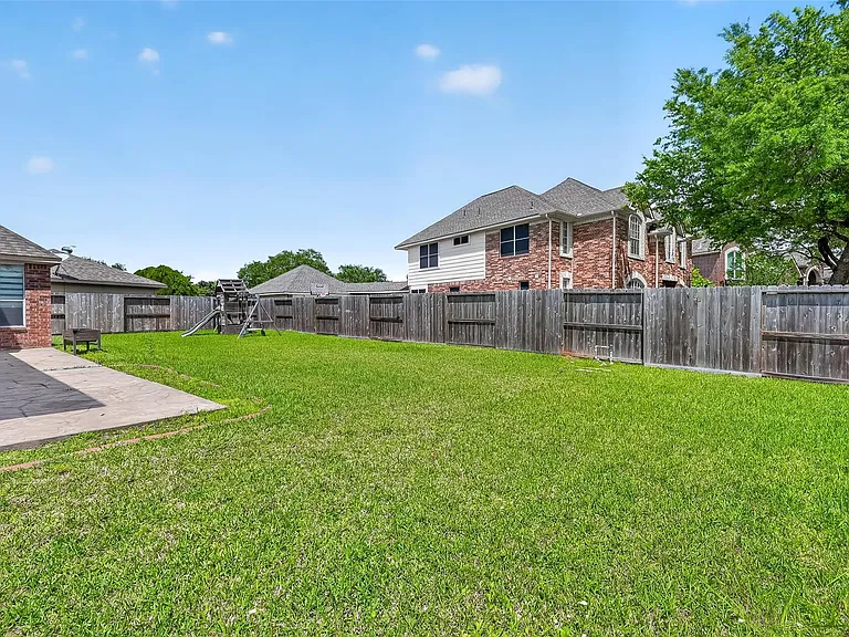 1311 Rene Ct — Photo 43