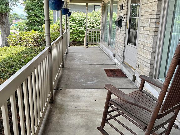 3rd image of 602 Wessel Ln