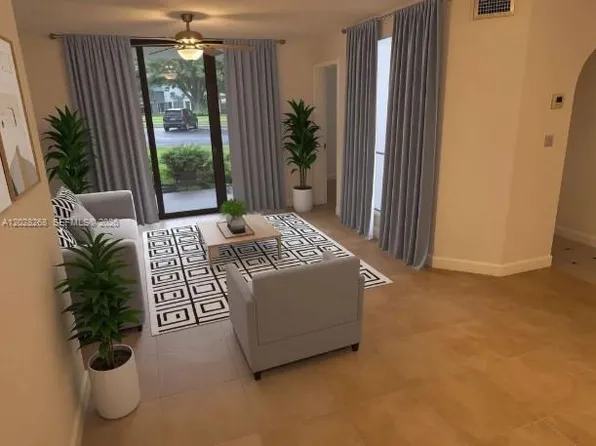 10115 W Sunrise Blvd APT 104, Plantation, FL 33322