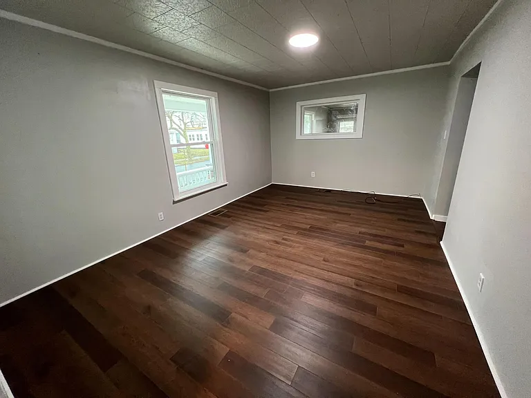 210 N Gilbert St — Photo 6