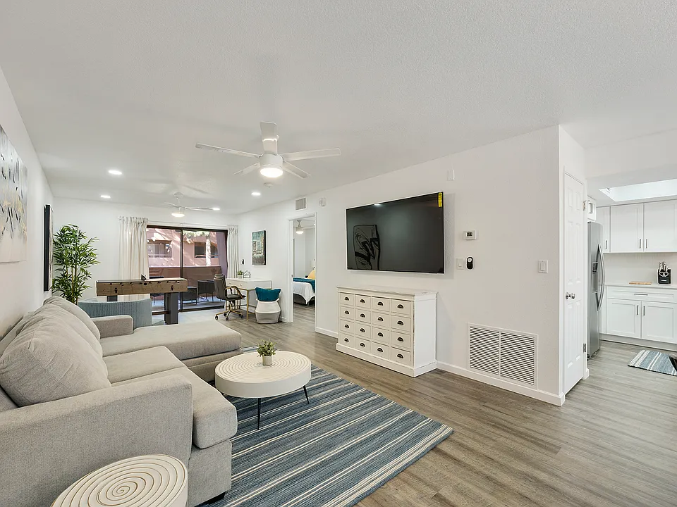 12212 N Paradise Village Pkwy S #212