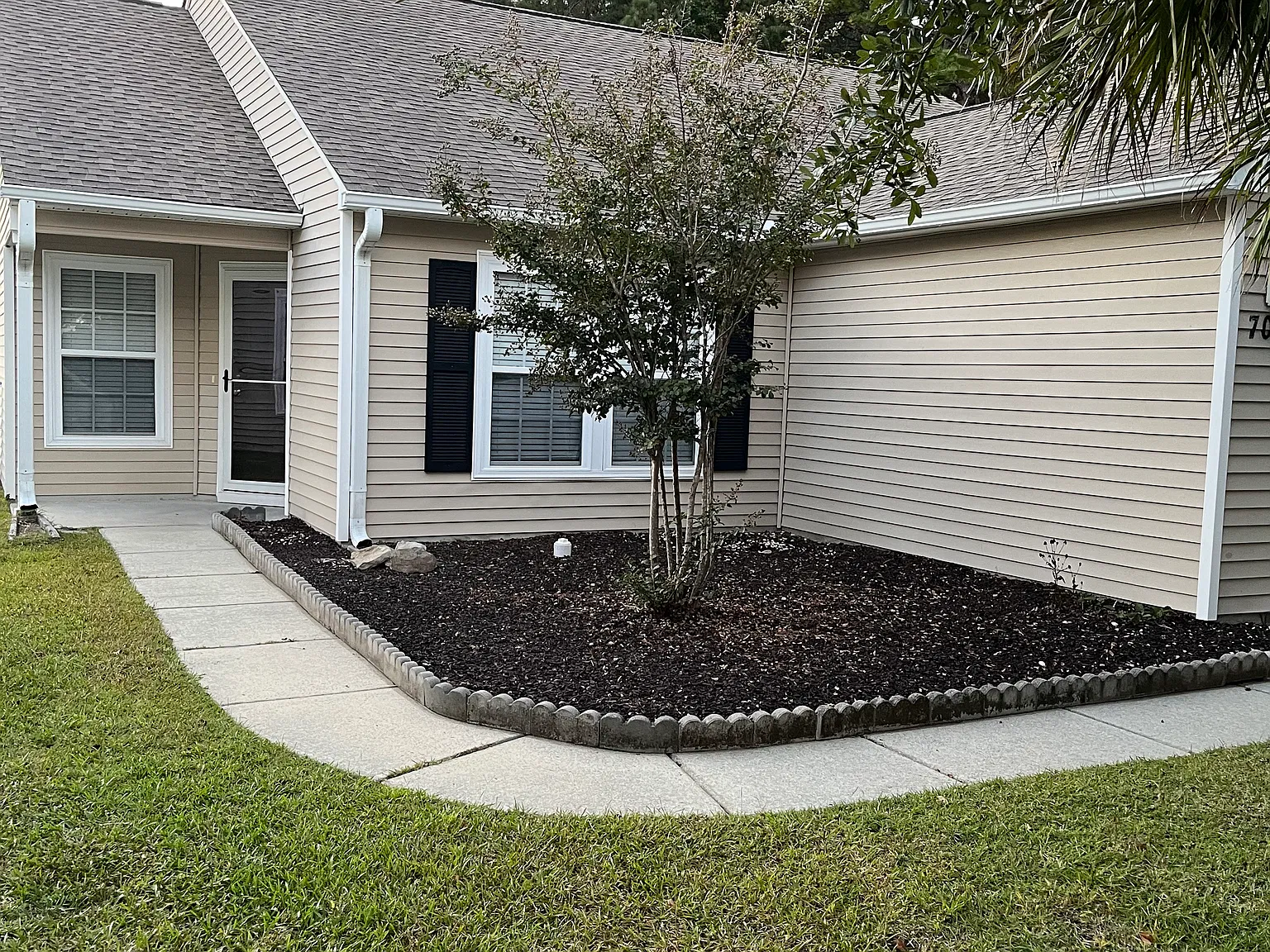 3 bed, 1760 sqft, $2,100 — Photo 2