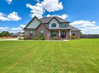13444 Meadow Rdg, Fayetteville, AR 72704