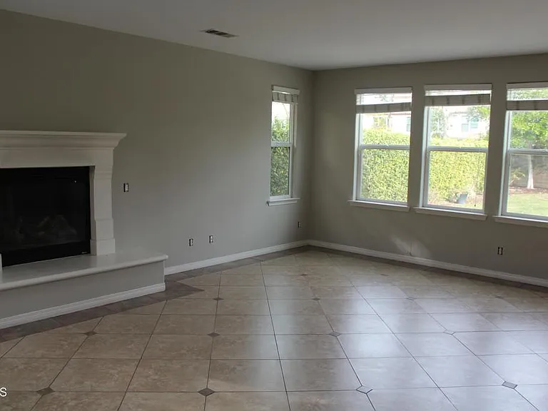 348 Brister Park Ct — Photo 2