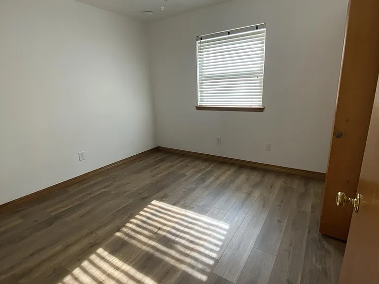 227 W Ridge Rd — Photo 10