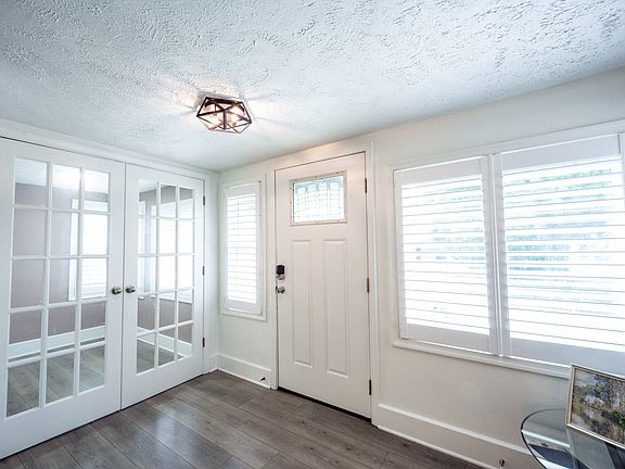 5th image of 4508 Evanston Ave