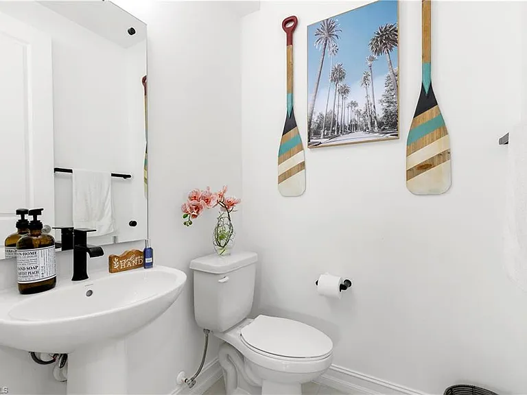 7578 Rockefeller Dr — Photo 12